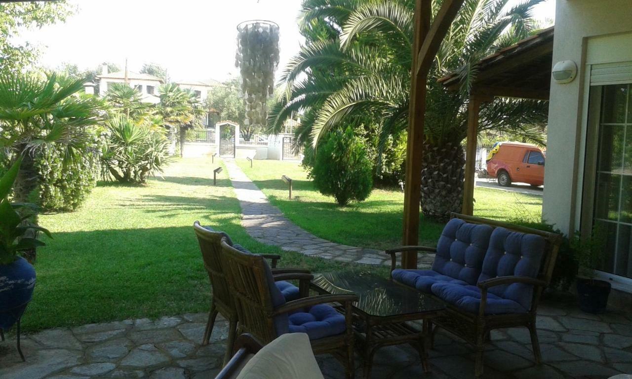 Villa Close To The Beach Ormos Panagias Bagian luar foto