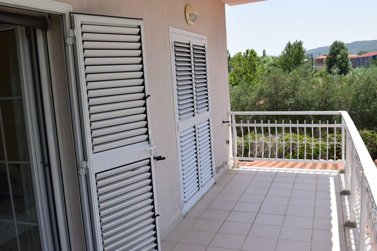Villa Close To The Beach Ormos Panagias Bagian luar foto