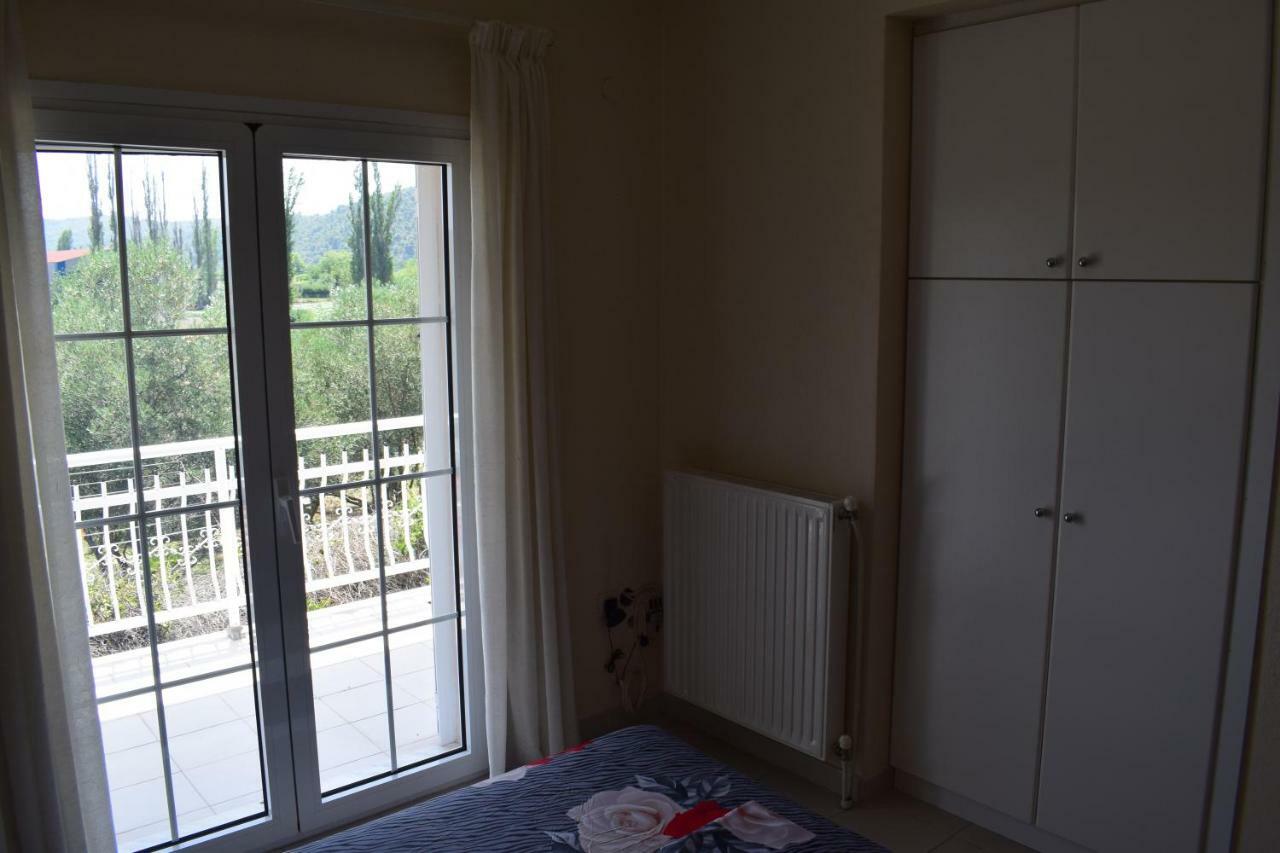 Villa Close To The Beach Ormos Panagias Bagian luar foto