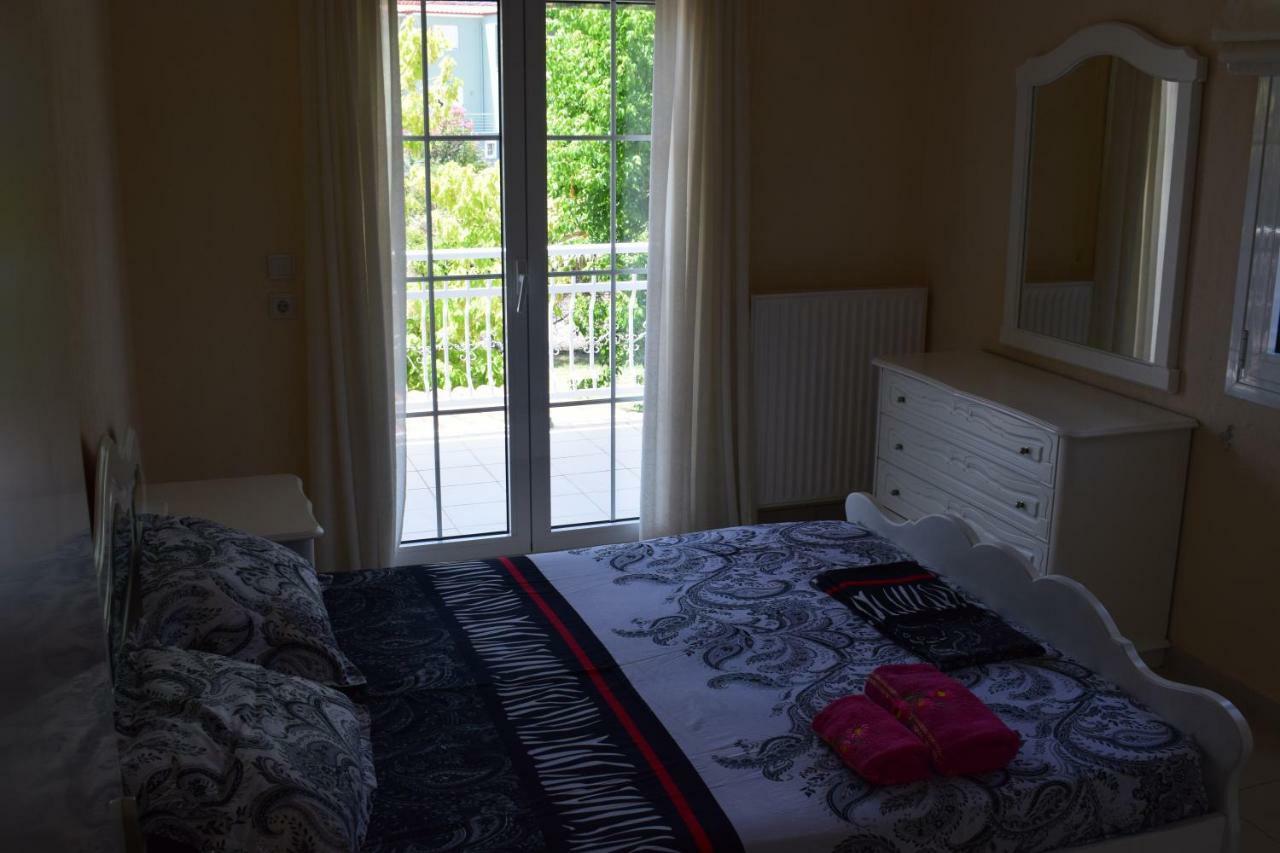 Villa Close To The Beach Ormos Panagias Bagian luar foto