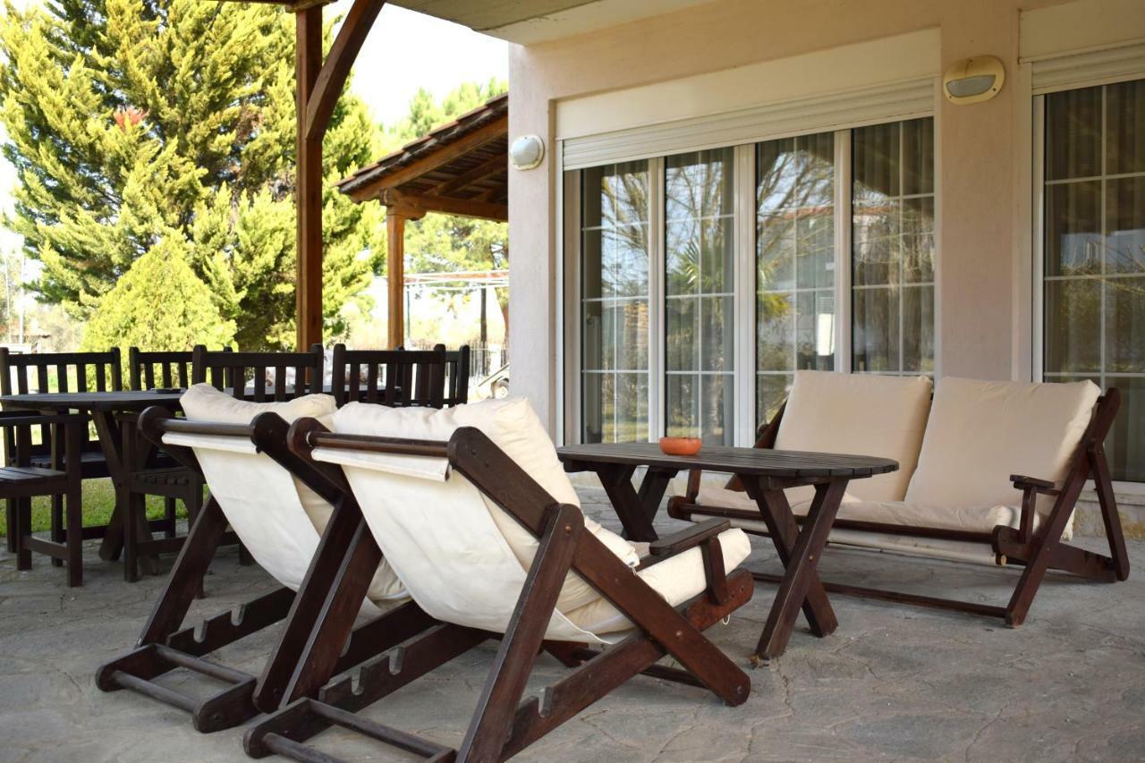 Villa Close To The Beach Ormos Panagias Bagian luar foto