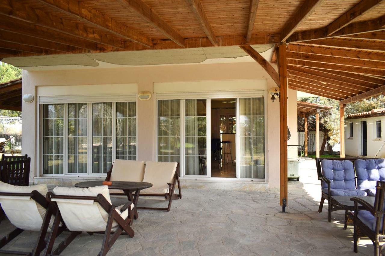 Villa Close To The Beach Ormos Panagias Bagian luar foto