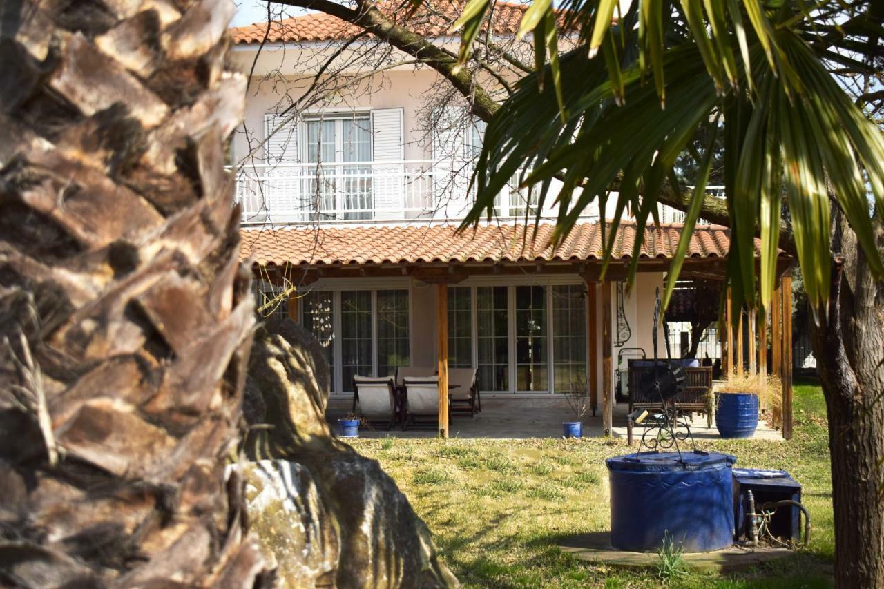 Villa Close To The Beach Ormos Panagias Bagian luar foto