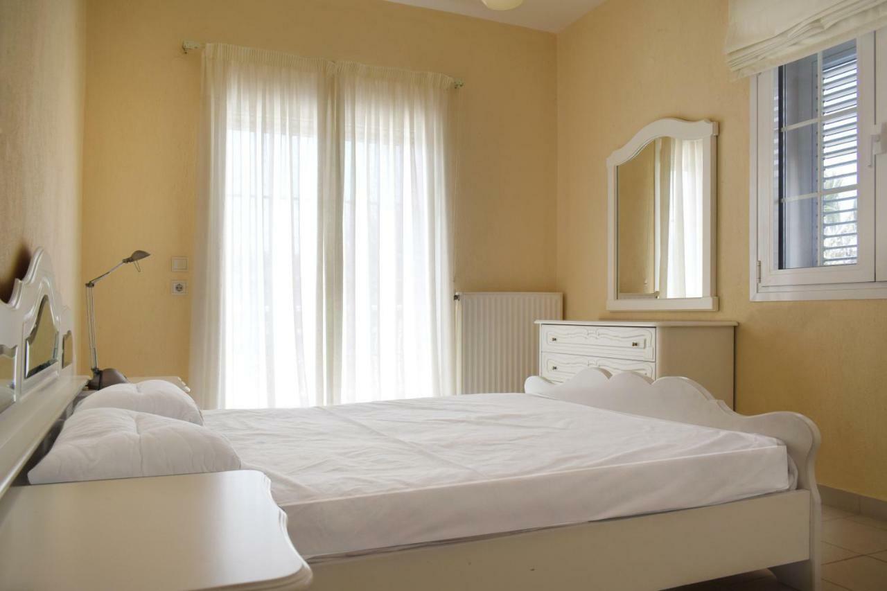 Villa Close To The Beach Ormos Panagias Bagian luar foto