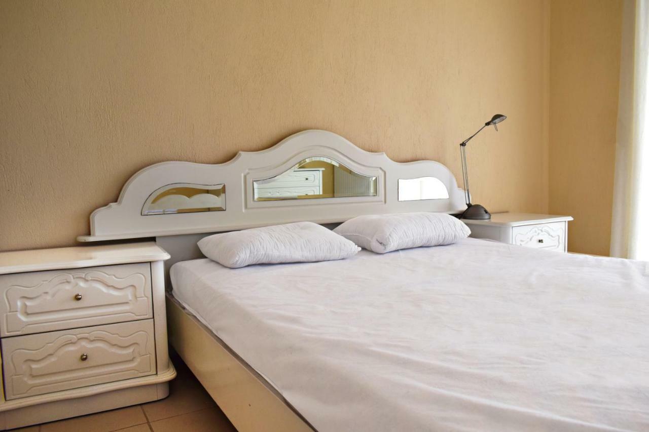 Villa Close To The Beach Ormos Panagias Bagian luar foto