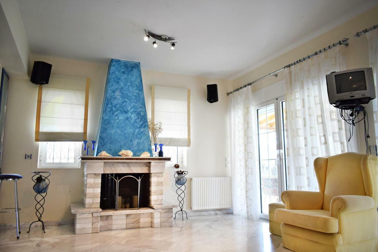 Villa Close To The Beach Ormos Panagias Bagian luar foto